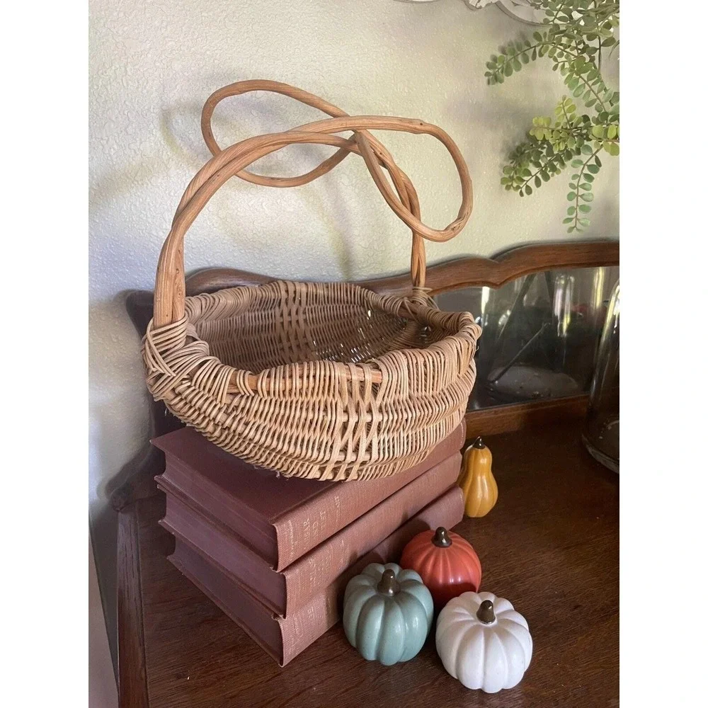 Vintage Primitive Farmhouse Basket Butt Buttocks Gathering Egg Eye Of God Easter